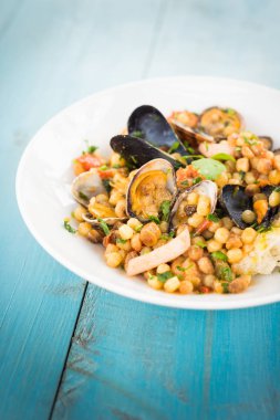 Fregula, deniz ürünleri, Akdeniz mutfağı ile geleneksel Sardunyalı durum buğday irmik 
