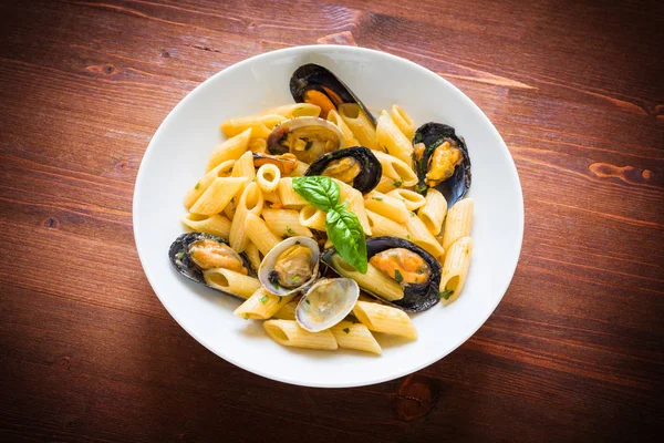 Penne Allo Scoglio Gericht Aus Italienischen Penne Nudeln Mit Muscheln — Stockfoto