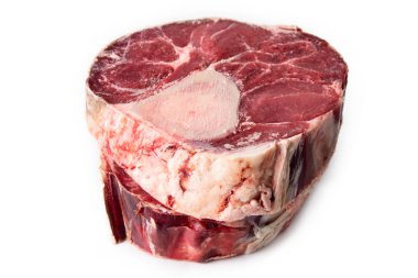 Beyaz arkaplanda izole edilmiş et