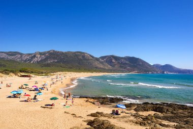 Sardinya, İtalya 'daki çarpıcı Portixeddu plajı. 