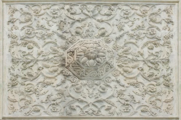 Le bas-relief sur la façade d'un bâtiment historique — Photo