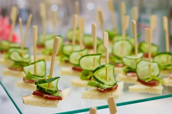 Aperitivo canapés —  Fotos de Stock