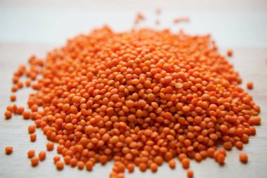 kırmızı veya turuncu mercimek 