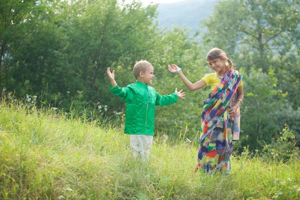 Veel Kleine Kinderen Jongens Meisjes Gekleed Kledingcultuur Van India Meisjes — Stockfoto