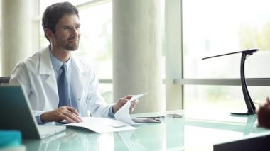 Office hastada dinleme doktor