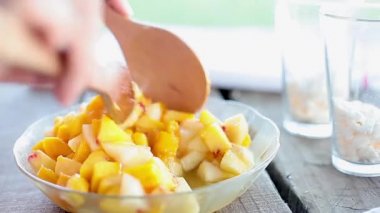 Karıştırma meyve salatası