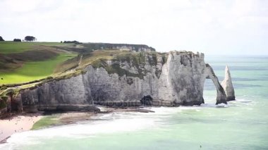Etretat Normandiya kıyılarında doğal kemer 