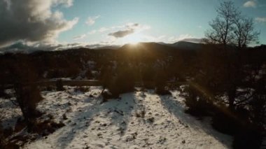 Patagonya Dağları arkasında sakin gün batımı