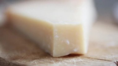 blok parmesan peyniri
