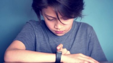 Smartwatch kullanarak çocuk