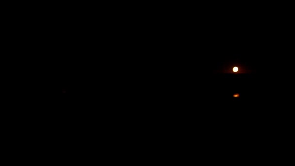 Світло маяка вночі — стокове відео