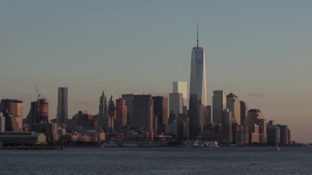 Rascacielos en el bajo Manhattan — Vídeo de stock