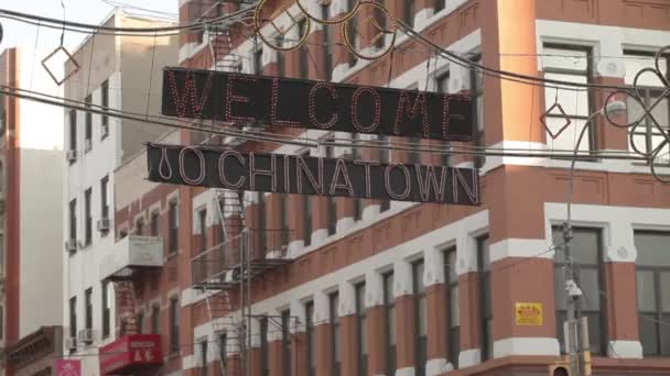 Panneau de bienvenue à Chinatown — Video