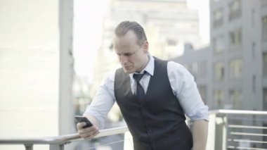 genç yakışıklı işadamı