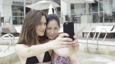 Spa'da rahatlatıcı kadınlar