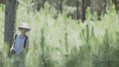 Dürbünlü çocuk kuş gözlemciliği