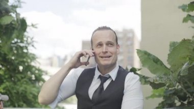 genç yakışıklı işadamı