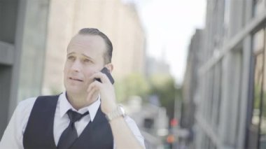 genç yakışıklı işadamı