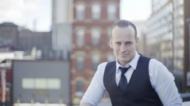 genç yakışıklı işadamı