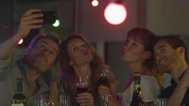 akşam yemeği arkadaşlar