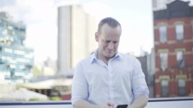 genç yakışıklı işadamı