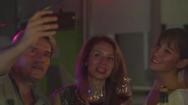 akşam yemeği arkadaşlar