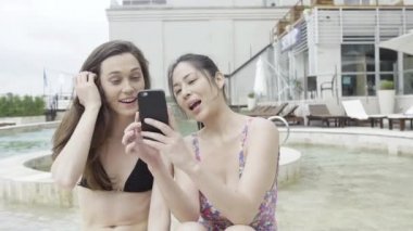 Spa'da rahatlatıcı kadınlar