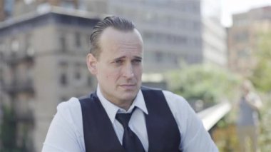 genç yakışıklı işadamı