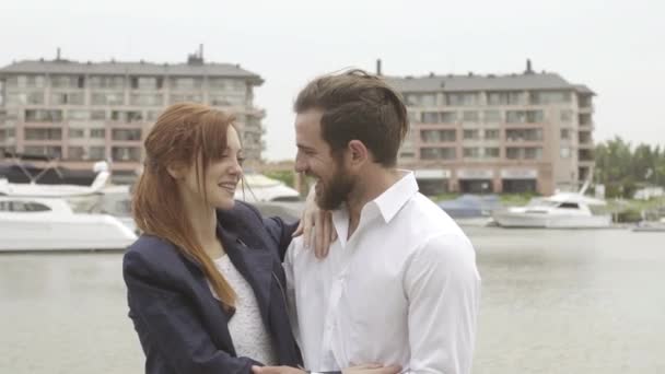 Couple relaxant ensemble — Video