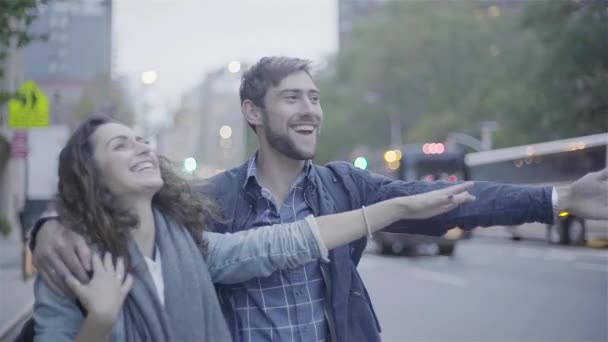 Couple Travelers New York Happily Spending Time — Stock Video