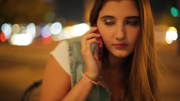 Nagyon tizenéves lány — Stock videók
