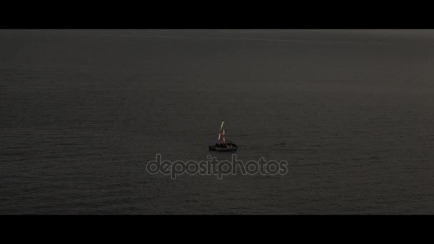 Båt Segling I Oceanen — Stockvideo