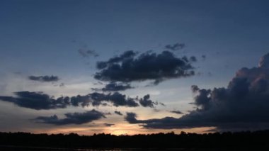 Gece için dönüm günbatımı