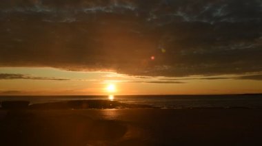 Zaman atlamalı dramatik günbatımı 