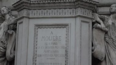 Moliere Mezarını Paris'te