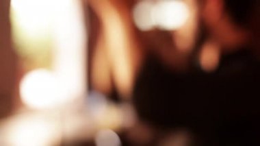 Kokteyl karışımı barmen