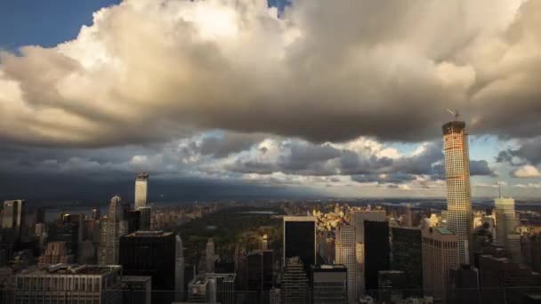 Wolken die bewegen over New York City, New York, Verenigde Staten — Stockvideo