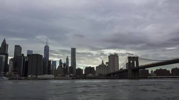 East River och nedre Manhattan, New York City, New York, Usa — Stockvideo