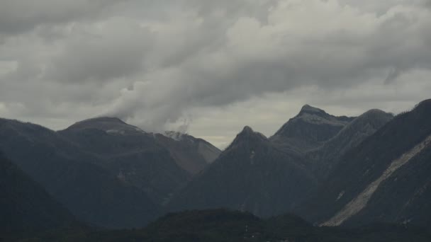 Zaman atlamalı görünümünü Andes Dağların üzerinden bulutlar — Stok video