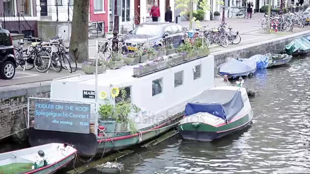 Hausboot Auf Kanal Amsterdam Niederlande — Stockvideo