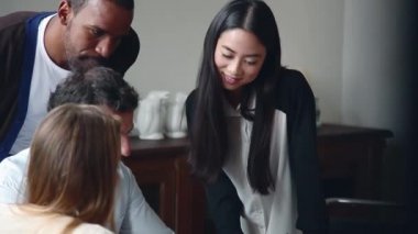 Tablet vasıl arayan arkadaşları