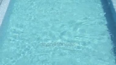 Yüzme Havuzu, tam kare
