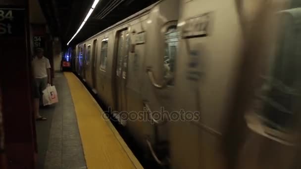 Ponechání Nádraží Metro — Stock video