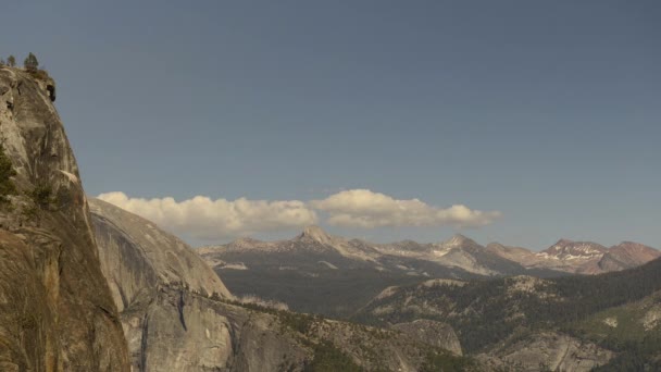 Nuvens Altas Montanhas Vista Panorâmica — Vídeo de Stock