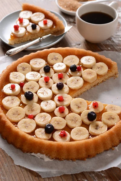 Pastel de plátano en la mesa —  Fotos de Stock