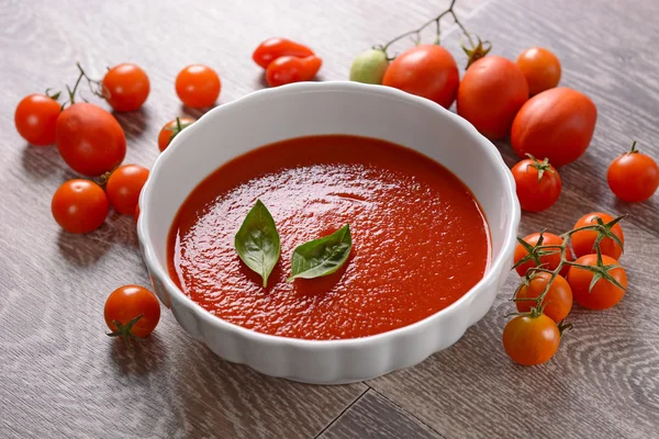 Salsa de tomate en el bowl — Foto de Stock