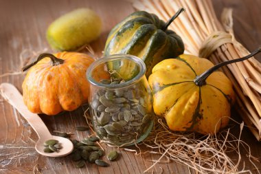 Masada kabak tohumları var.