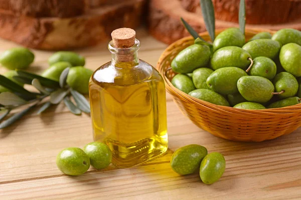 Aceite de oliva extravirgen — Foto de Stock