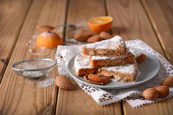 Panforte of Siena - traditional Italian Christmas cake with almo — Stock Photo, Image