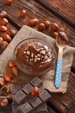 fındık ile krem çikolata